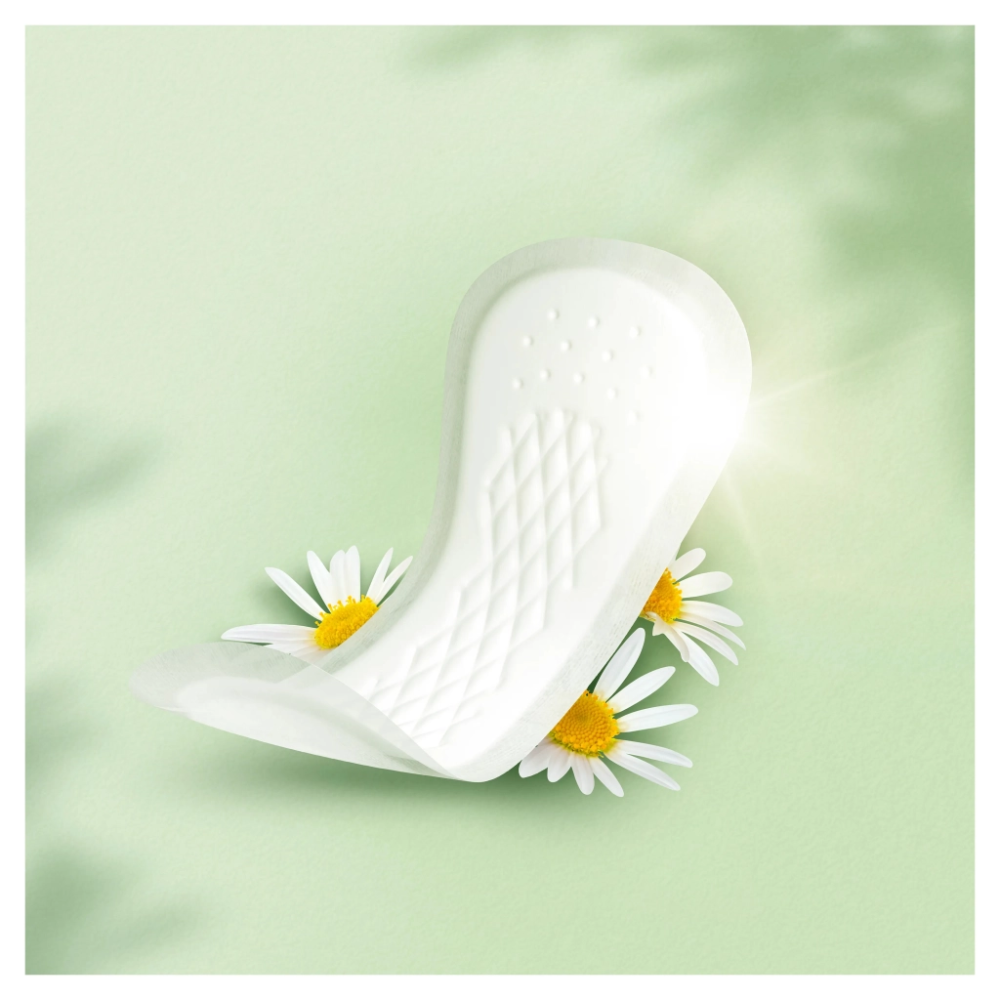Щоденні прокладки Naturella Сamomile Light 20 шт. (4015400240310)