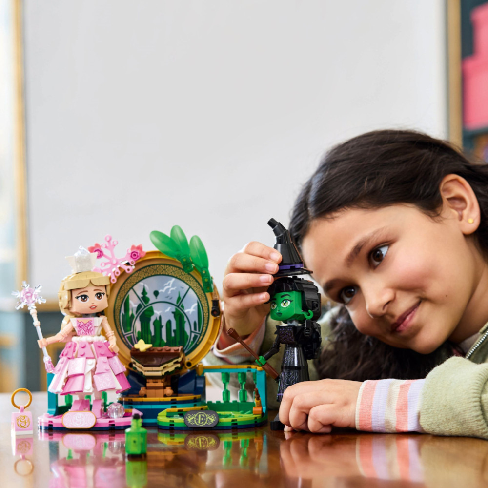 Конструктор LEGO Wicked Фігурки Ельфаби й Ґлінди 558 деталей (75682)